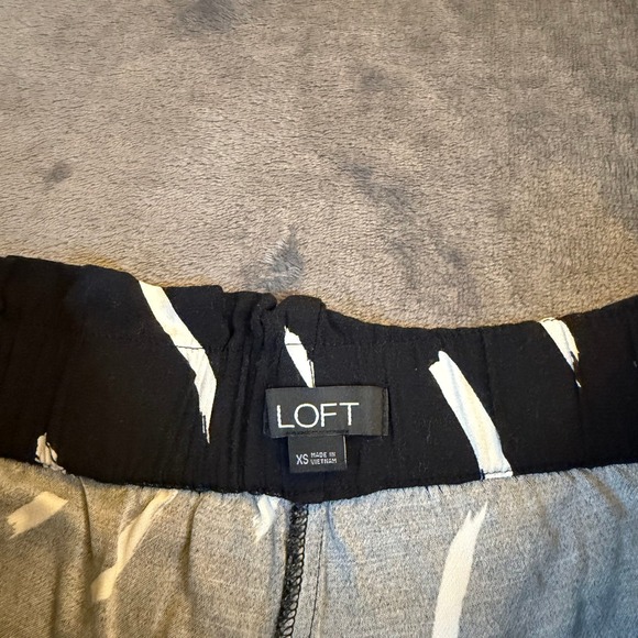 LOFT Black White Brushstroke Paperbag Waist Tie Front Shorts Womens XS - Picture 2 of 11